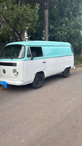 Volkswagen Kombi Furgão (álcool) 2001