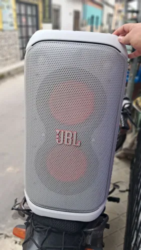 320 jbl partybox, bateria 100%, nova, aceito cartão de crédito, * 