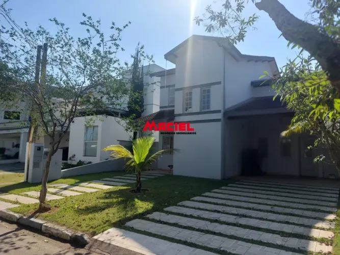 Casa Ampla à Venda no Condomínio Sunset Garden Jacareí