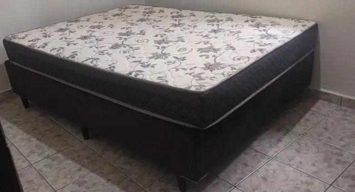 Cama box sem baú nova