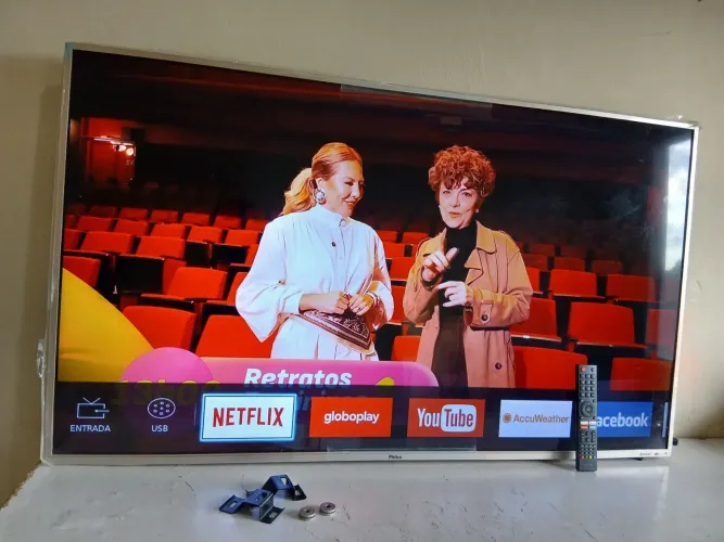 SMART TV GIGANTE 55 4K TODA NO PLÁSTICO