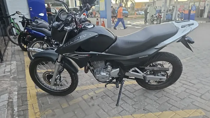 Falcon 400i