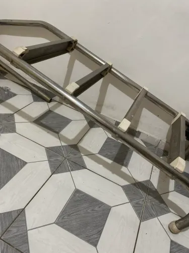 Escada para piscinas