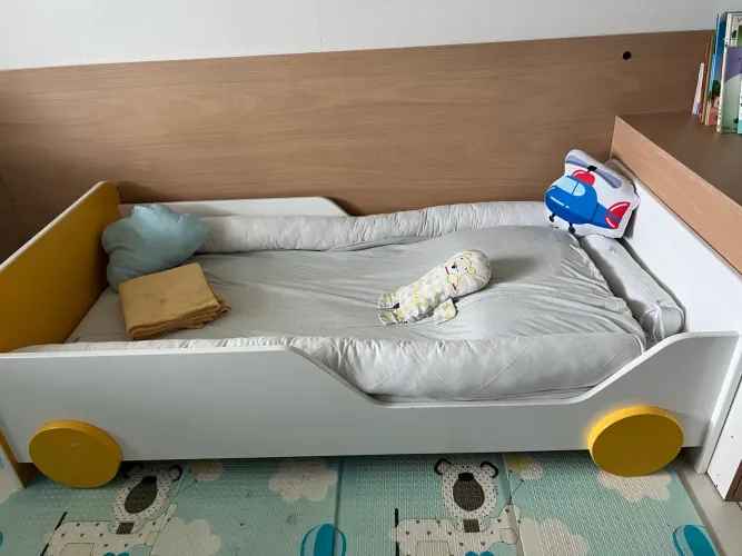 Cama de carro infantil 
