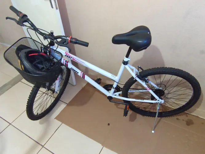 Bicicleta Feminina Foras Anny Aro 26 C/cestinha 18 Marchas<br>