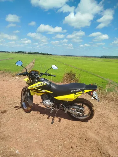 HONDA NXR150 BROS ES AMARELA - À VENDA