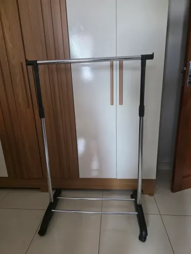 Vende-se arara por 90 reais 