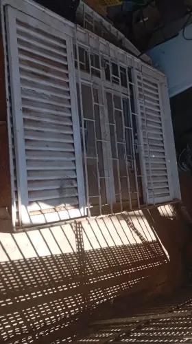 2 janelas de ferro