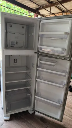Geladeira Eletrolux DFN 42