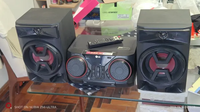 Som LG Xboom 220w RMS com Bluetooth
