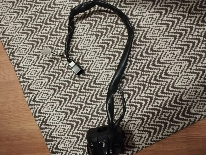 Vendo interruptor de punho original Honda 