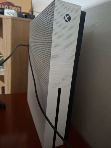 Xbox One S 1T com 1 controle