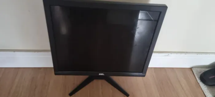 Monitor 17" (Para peças ou reparo)