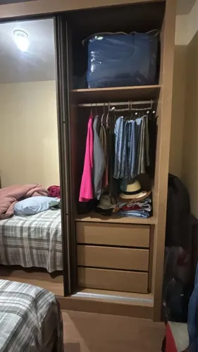 Guarda Roupas de casal com espelho