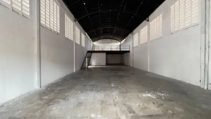GALPÃO COMERCIAL PARA LOCAÇÃO - PARQUE SANTA ROSA