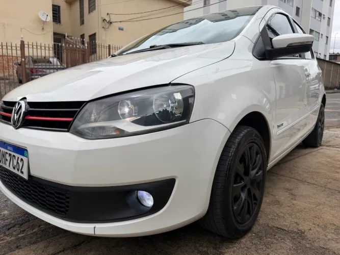 Volkswagen Fox 1.6 MI Total Flex 8V 5P 2013