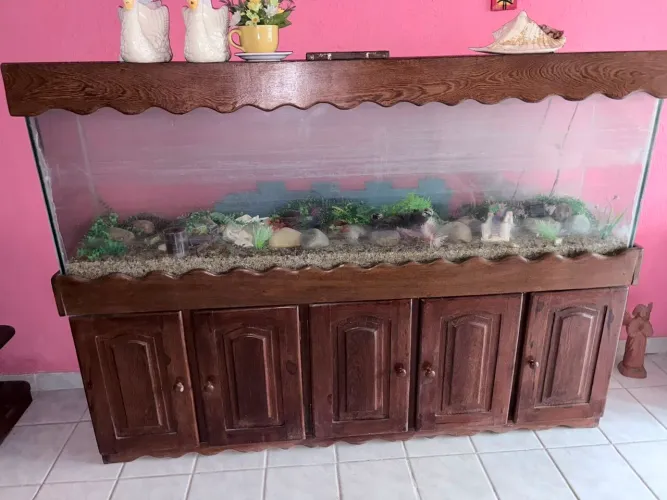 Vendo ou troco aquario grande completo