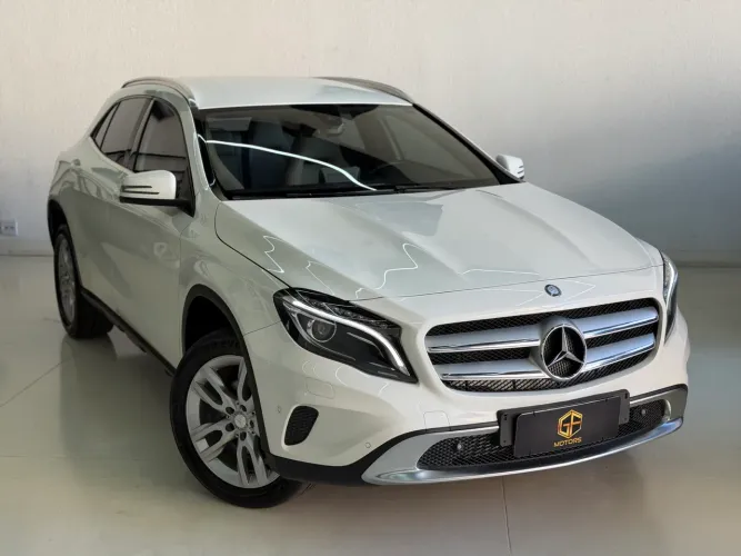 Mercedes-Benz GLA 200 Adv. 1.6/1.6 TB 16V Flex Aut. 2016