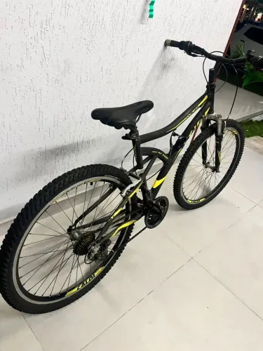 Bicicleta Caloi conservada