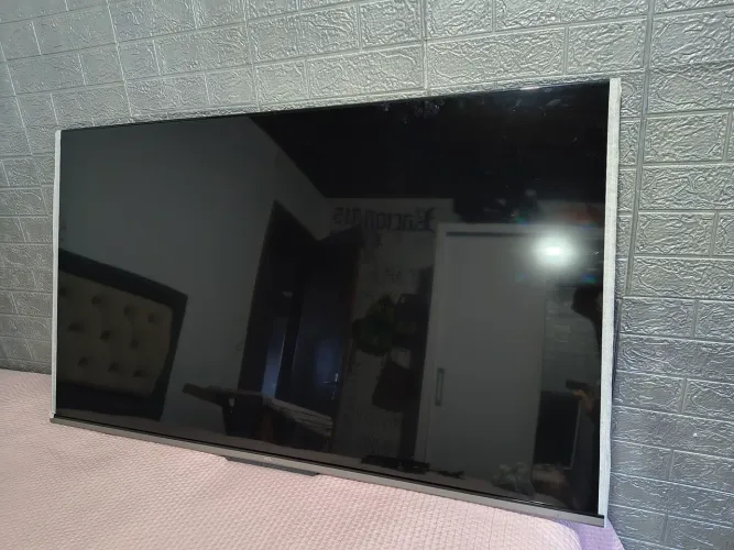 Tv TCL p retirada de peças mais 2 leds novos