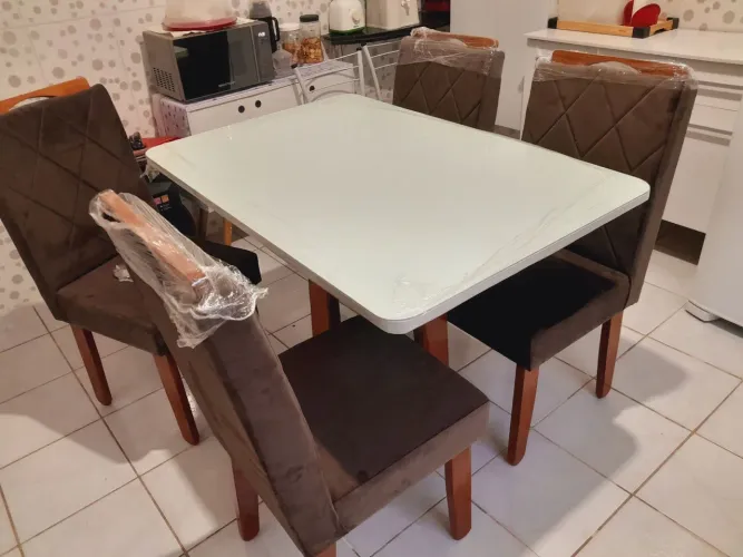 Mesa de jantar laqueada 