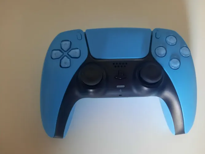 Controle de PS5 azul bebê