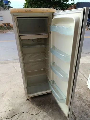 Geladeira super conservada 