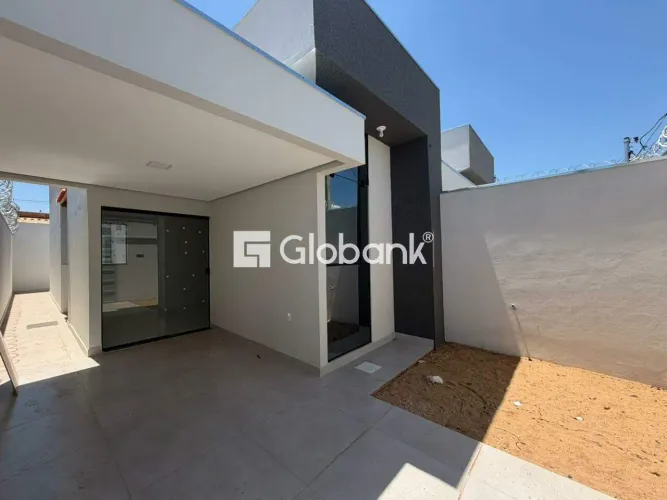 Casa 2 quartos para aluguel Jardim Olímpico 90m² Montes Claros MG