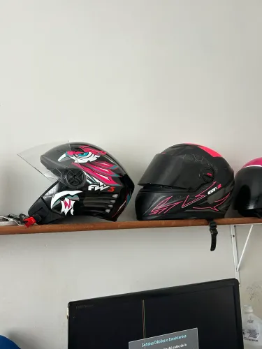 capacetes fw3. 600 leva os dois