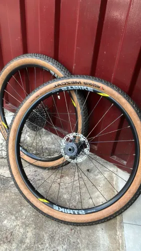 Vendo par de rodas Vzan