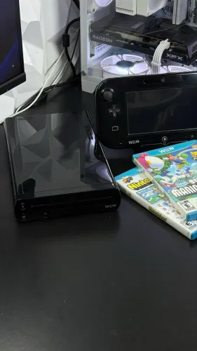 Nintendo WiiU + 2 JOGOS ORIGINAIS!!