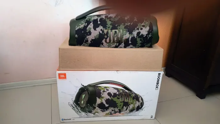 Vende-se um som JBL Boombox 3 com garantia de fabrica