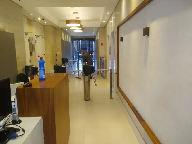 Centro comercial para aluguel tem 90 m² em Centro - São Paulo - SP