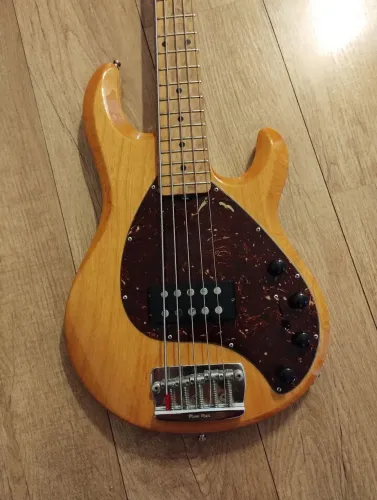 Músic man stingray 5 cordas