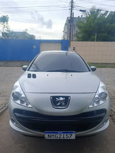 Peugeot 207 Sed. Passion XR Sport 1.4 Flex 8V 4P 2011