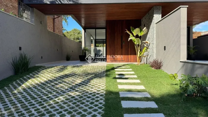 Casa Geminada com 164 m², 3 Dormitórios (1 Suíte) no Pântano do Sul - Rua das Bauxitas