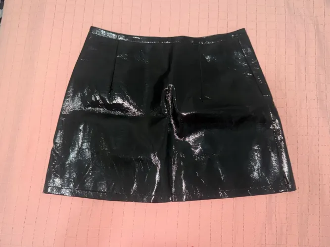 Saia de couro tamanho M 