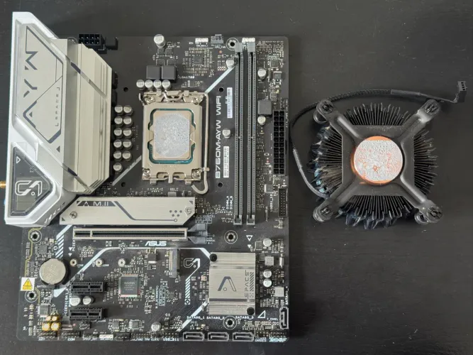 Kit Placa Mãe e Processador - Asus b760m ddr 5 wifi e i3 13100f