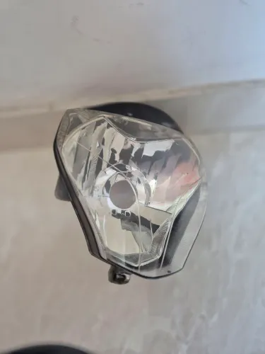 Farol CB 300 - ano 2015