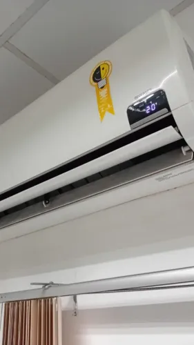 Ar-Condicionado Split Inverter 22.000 BTUs Midea 220V - Excelente Estado!