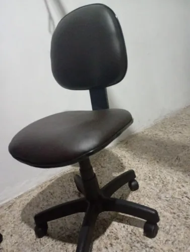Cadeira de escritório seminova