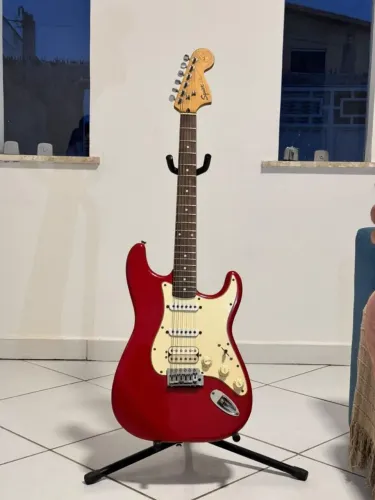 Guitarra Stratocaster Squier by fender 20th anniversary