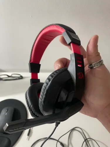 Vendo redragon headset H120 em perfeito estado sem marca de uso