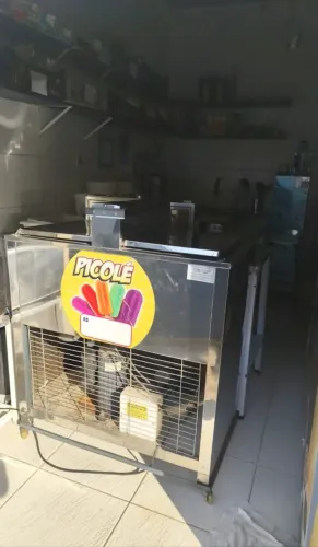 Vendo Fábrica de picolés em funcionamento, clientela formada