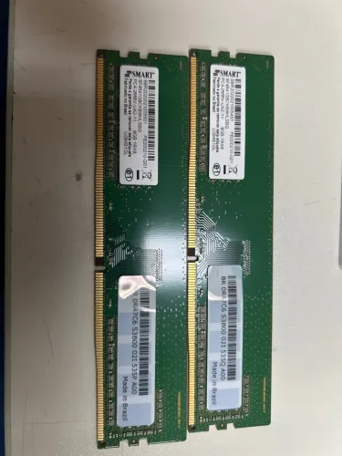 Vendo duas memórias de PC ddr4 de 8 Gb, frequência de 2666
