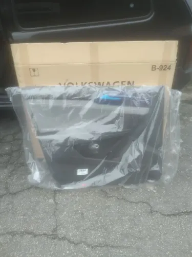 Vender um forro de porta dianteiro esquerdo do carro taus