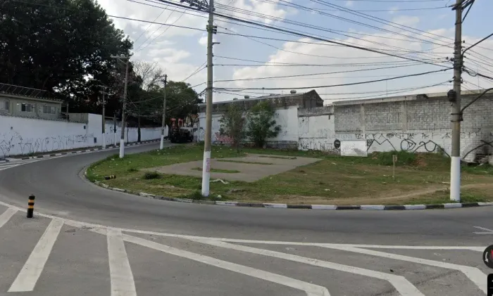 TE0003 - Alugo terreno em Osasco com 800 m², esquina, ao lado das marginais, na marginal d