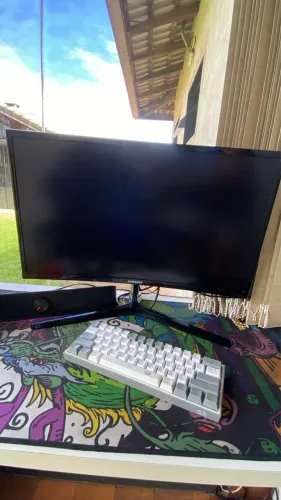 Monitor Samsung Curvo Full HD 24p 165Hz