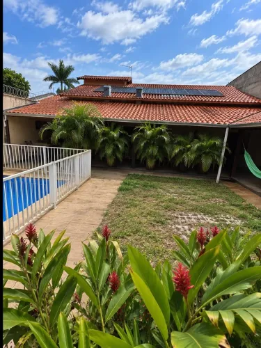 Casa de 4 Quartos sendo 1 suíte - Piscina aquecida - Jardim - Jd. Atlântico