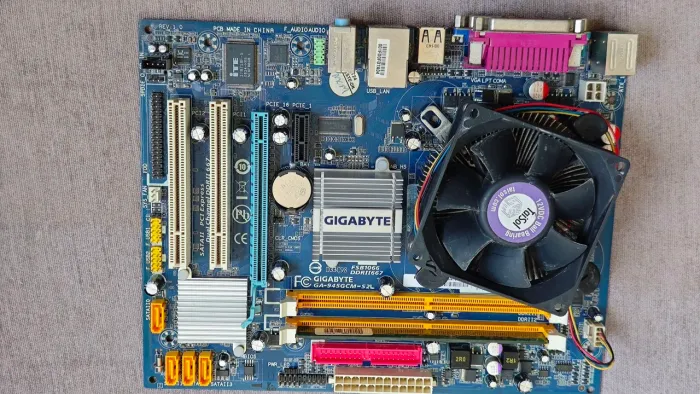 Kit Antigo Funcional Intel Pentium 4 + 1GB RAM DDR2 | Testado